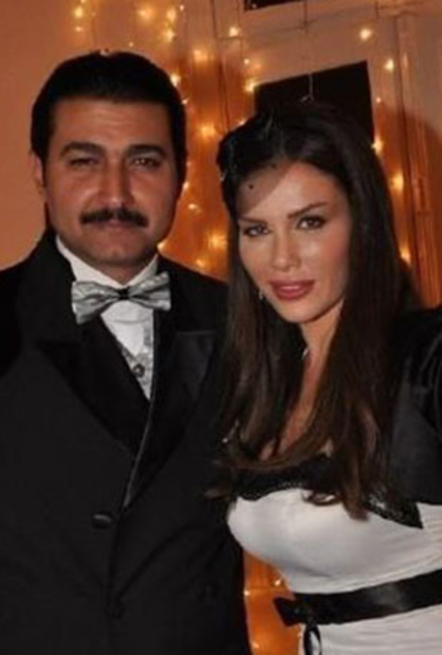 نيكول سابا وياسر جلال ارتبطا بالخطوبة لفترة قصيرة-