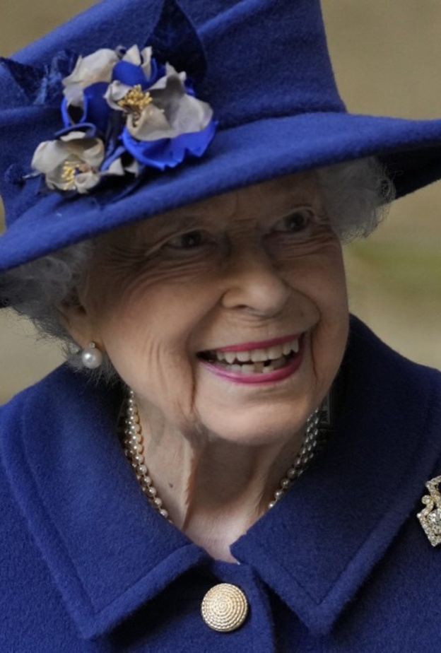 الملكة إليزابيث الثانية ترسل تحية طيبة لرئيسة بربادوس