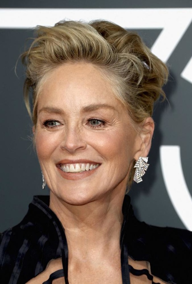 تسريحات عصرية لصاحبات الشعر القصير من وحي شارون ستون