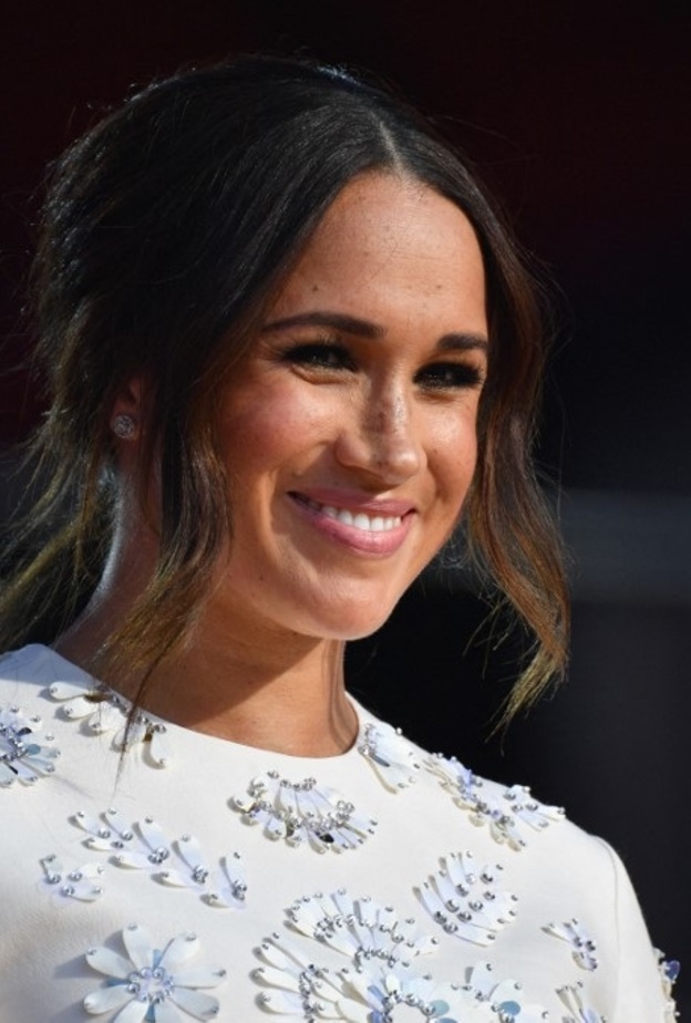 أجمل إطلالات ميغان ماركل الجمالية الملفتة في عام 2021