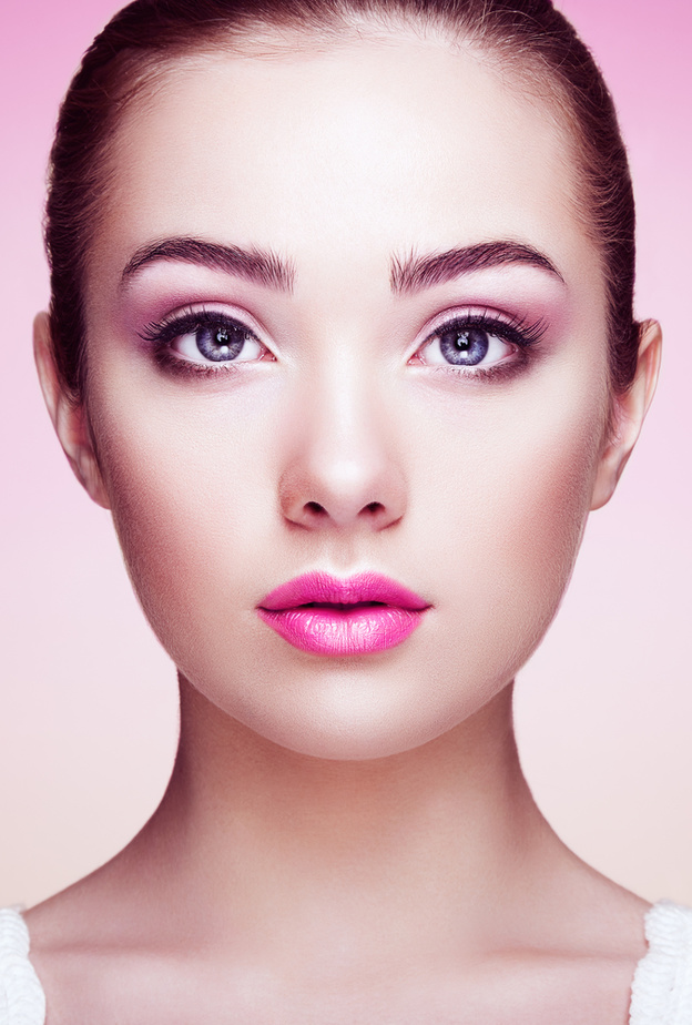  الكحل الابيض داخل العين يمنحها شكلا اكبر