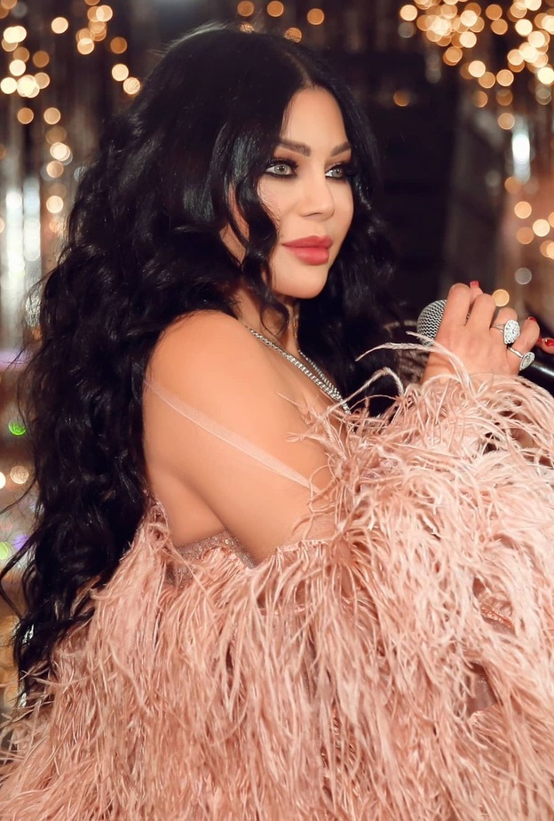 تسريحات شعر سهلةة على طريقة هيفا وهبي - الصورة من حسابها على انستغرام