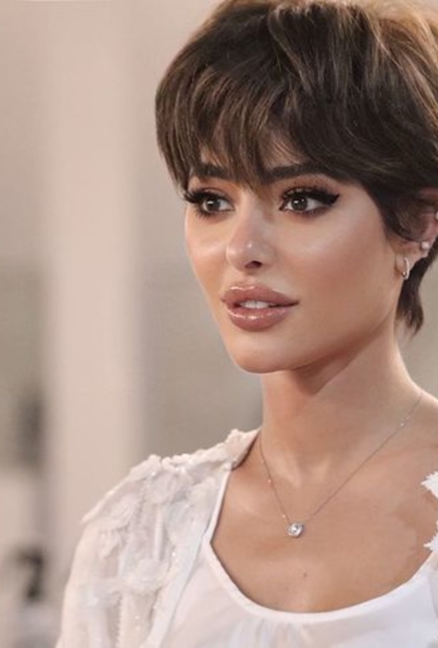 تسريحات شعر قصيرة شبابية مستوحاة من إطلالات غدير سلطان