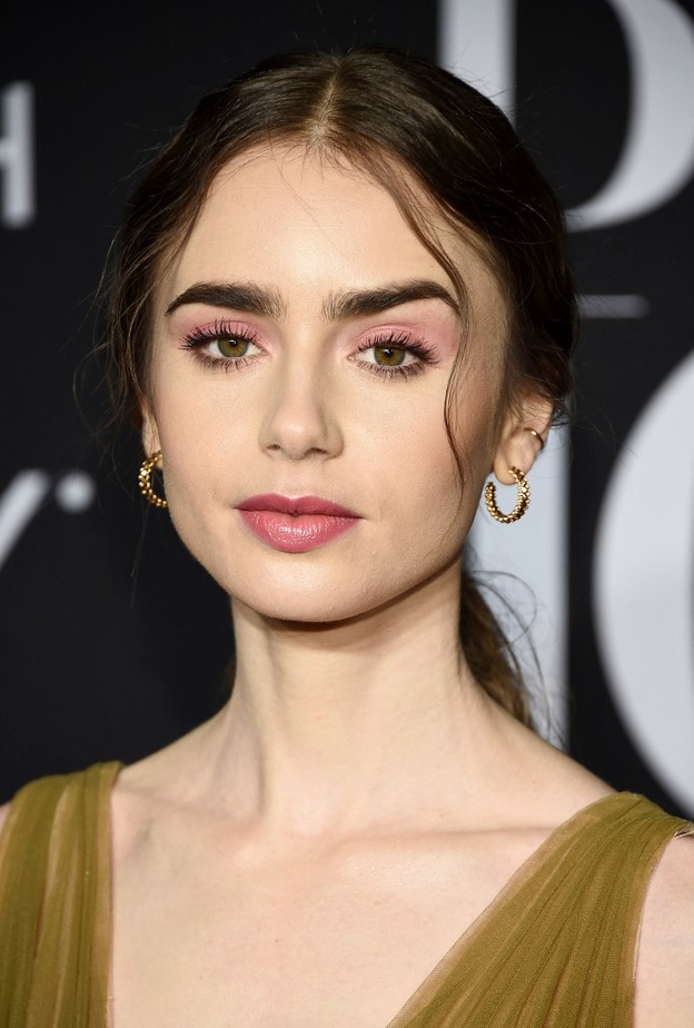  رسمات مكياج ملون للسهرات مع التدرجات الزهرية بأسلوب ليلي كولينز