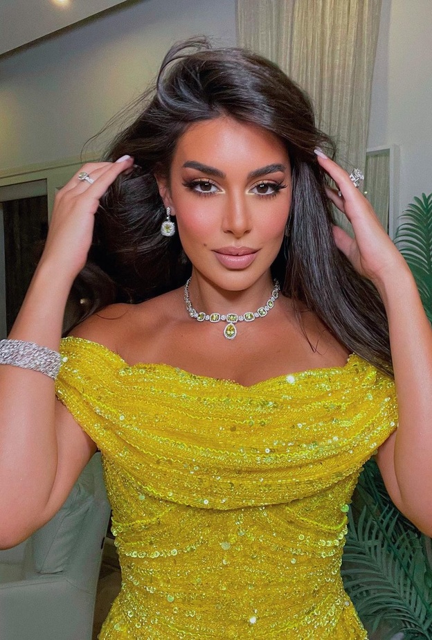 رسمات مكياج ياسمين صبري مع الايلاينر عام 2021