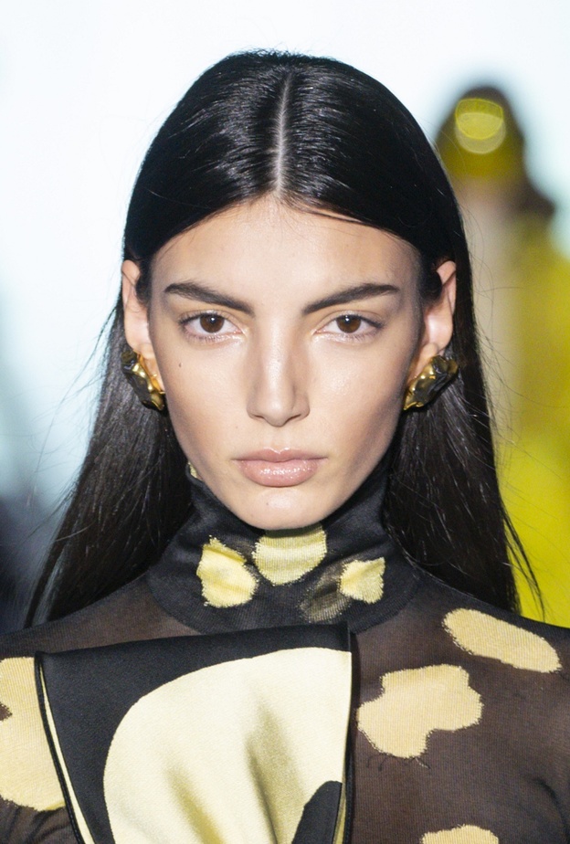 طريقة عمل مكياج نيود فاتح من وحي اطلالات Del Core