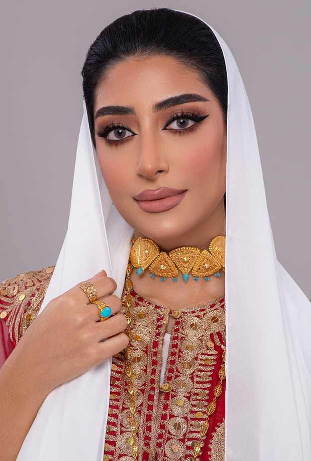 مكياج خليجي للصبايا المحجبات من وحي فاطمة المهنا