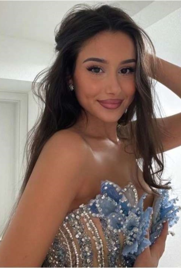 عروس تمنع صديقتها عارضة الأزياء من حضور زفافها