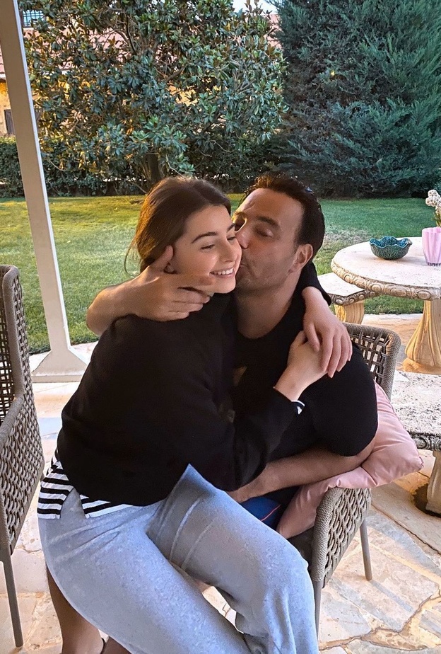 ماريتا الحلاني تُوقع والدها عاصي الحلاني بـ "مقلب" عبر التسجيل الصوتي 