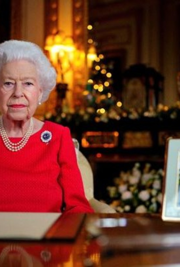 ملكة بريطانيا تذكر بالاسم وليام وكيت وتتجاهل هاري وميغان