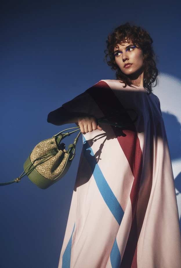 جلسة تصويرية خاصة بمجلة "هي" تحت عنوان A Modern Icon