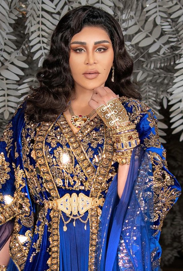 الفنانة احلام 