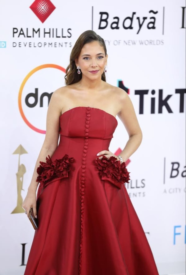 فاطمة البنوي