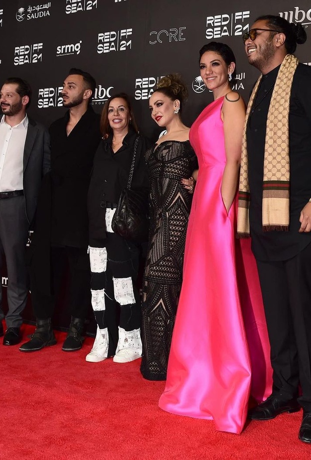 صناع فيلم "بنات عبدالرحمن" على السجادة الحمراء