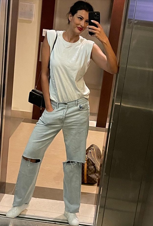 إطلالة ريم السعيدي بلوك كاجوال ومريح