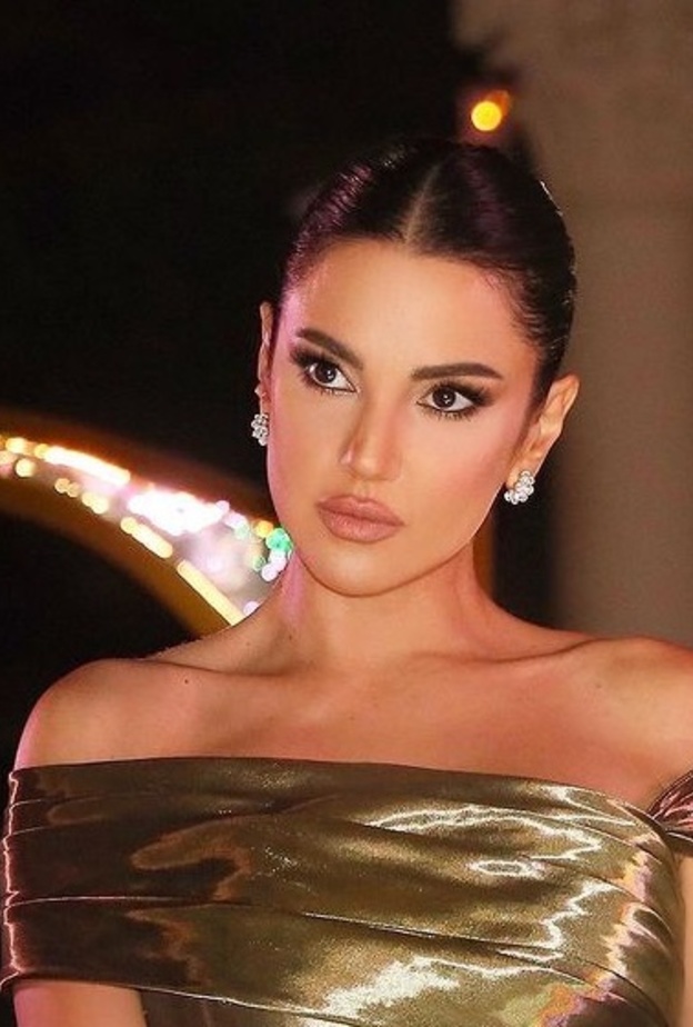 أحدث تسريحات شعر ومكياج النجمات في راس السنة 2022