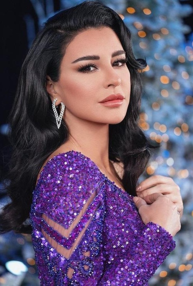 إطلالات جمالية ملفتة لسهرة رأس السنة 2022 من وحي أحدث اطلالات النجمات 2022