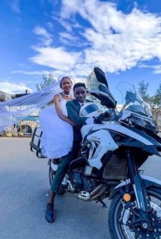 عريس يفاجئ بـ50 دراجة نارية في يوم زفافه