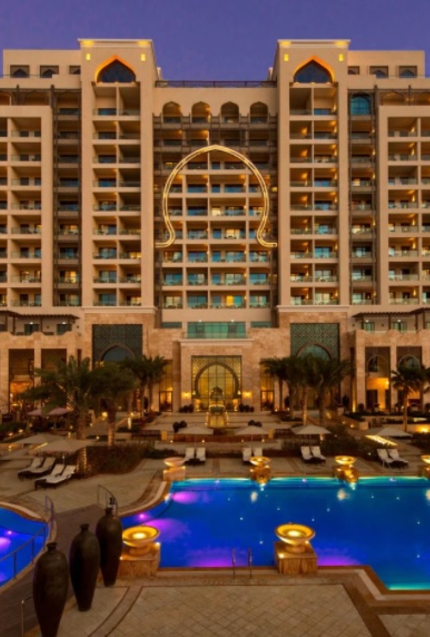 فندق عجمان سراي.. تجربة فاخرة للاستجمام في أحضانأح المياه الفيروزية للخليج العربي