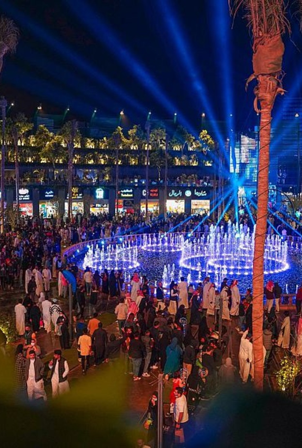نافورة جاردن في "بوليفارد رياض سيتي".. أجواء ساحرة وعروض ضوئية مبهرة