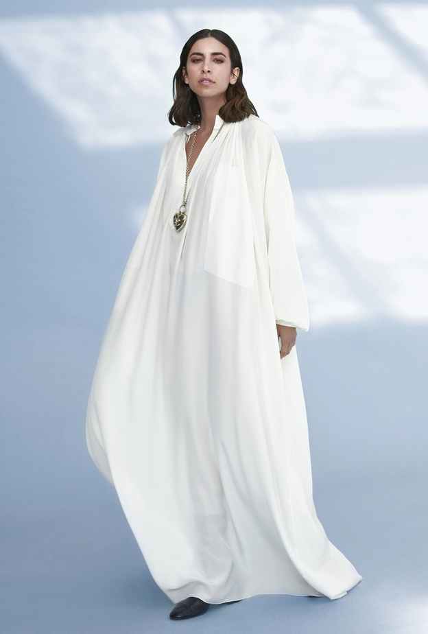 جلسة تصويرية خاصة بـ"هي" تتألق فيها الممثلة ربى زعرور  بتصاميم CHANEL