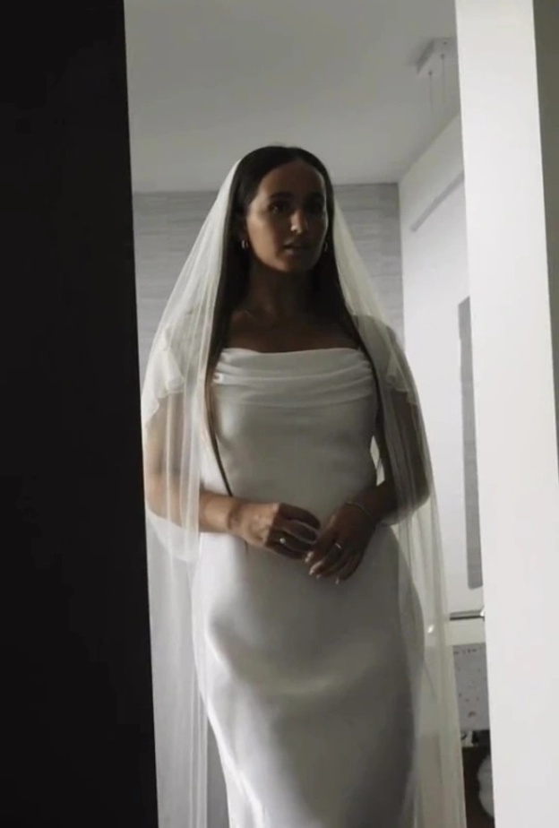 عروس تحصل على فستان يشبه فستان زفاف ميغان ماركل بـ8 دولار فقط