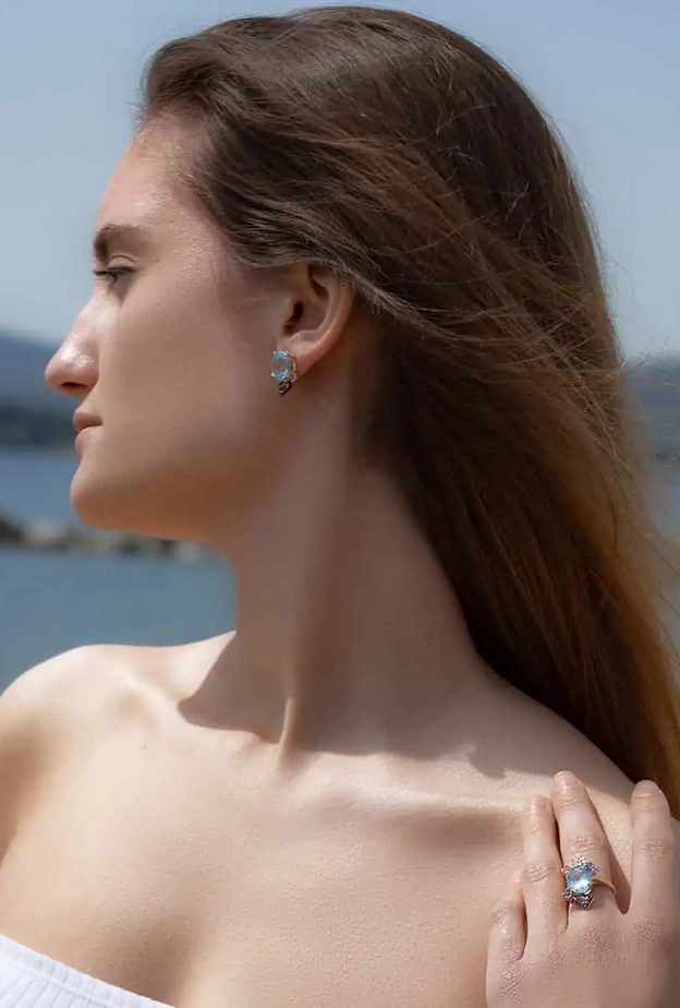 أجمل الأقراط المرصعة بالتوباز الأزرق في نهاية شهر ديسمبر