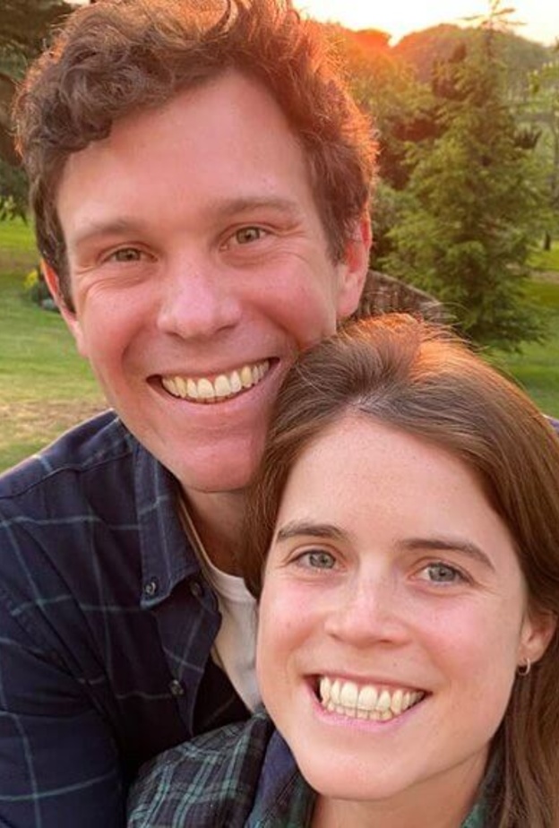 أول احتفالات نهاية عام لطلفي الأميرة يوجين والأميرة بياتريس