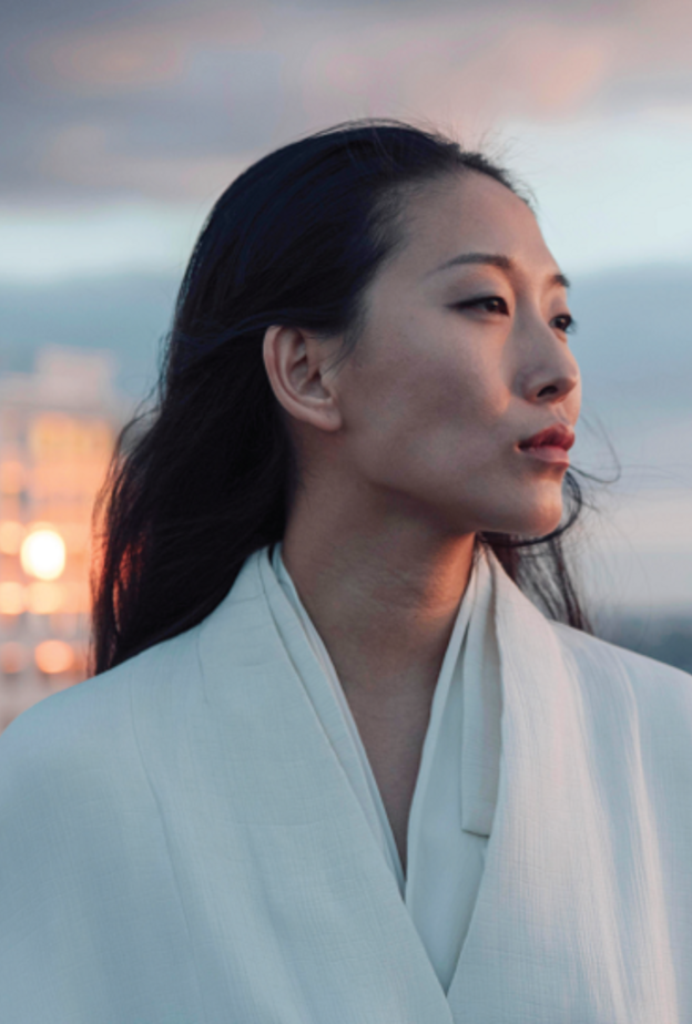 سفيرة دار Vacheron Constantin مصممة الأزياء Yiqing Yin لـ"هي": يجمع عالم الساعات والأزياء الشغف والحب والبحث عن التفرّد والكمال والدقة