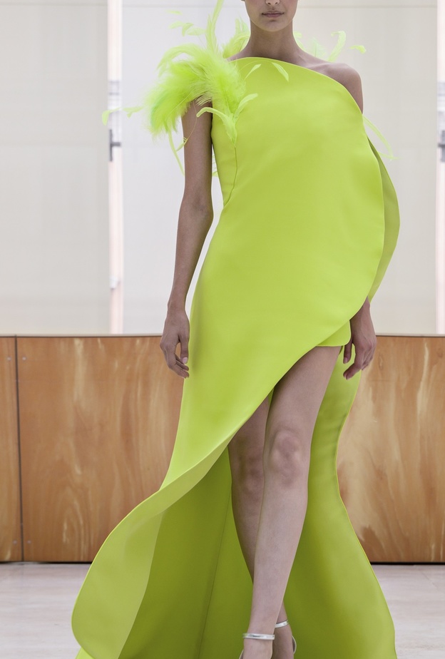 تنسيق 3 إطلالات راقية لا غنى عنها في سهرات رأس السنة 2022