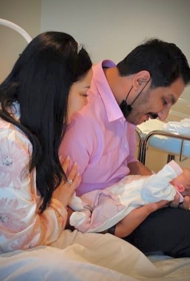 أبرز نجوم رزقوا بالأطفال في 2021 بينهن فنانة أنجبت توأم بنات