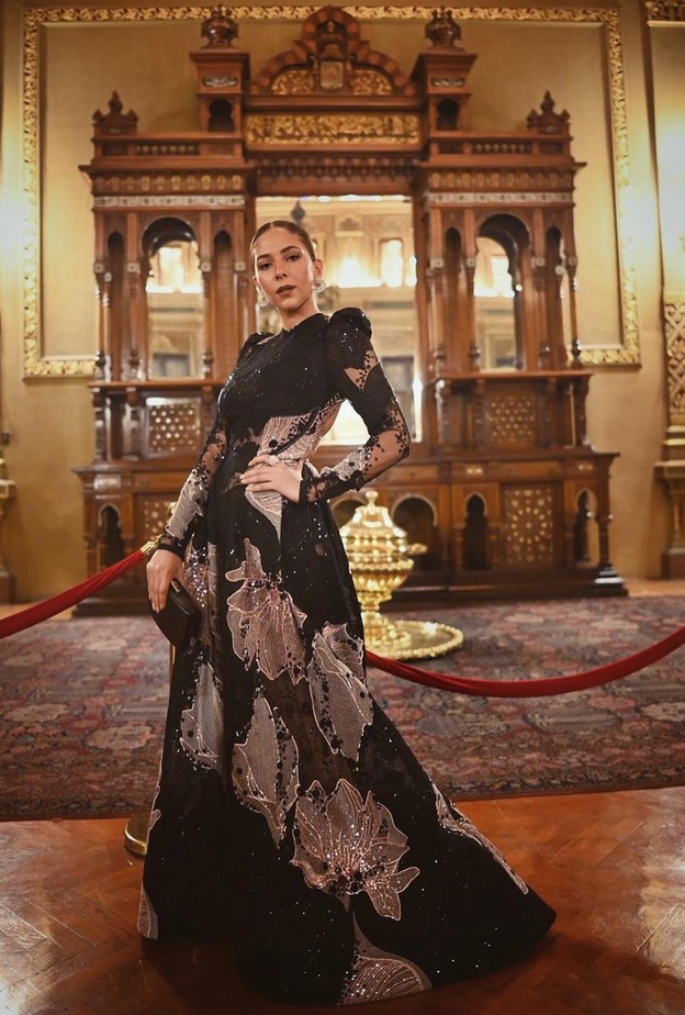 فاطمة البنوي