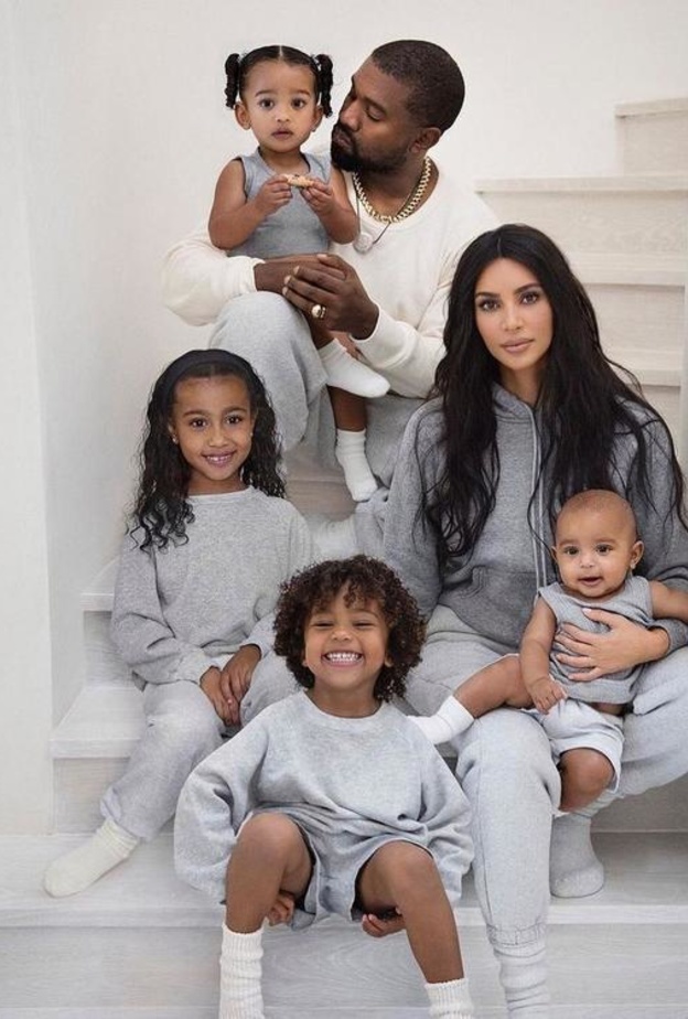 كيم كارداشيان وكاني ويست وأولادهما