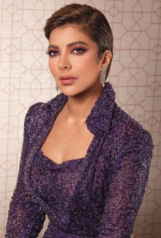 نجمات اعتمدن قصات الشعر القصير بكل جرأة في 2021