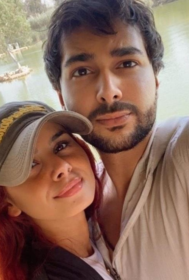 منة عرفة مع زوجها محمود المهدي