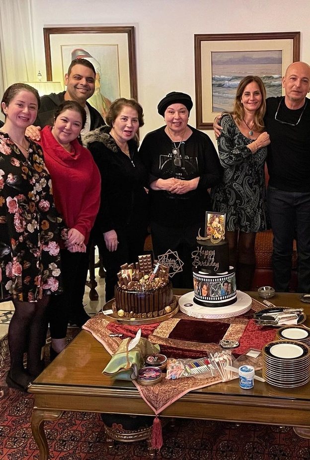 عيد ميلاد بوسي يجمع أسرتها وشقيقتها المعتزلة نورا بلقطة مميزة