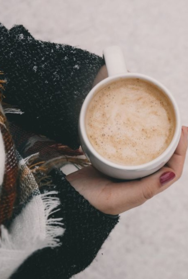  أطعمة ومشروبات ينصح بتفاديها لتجنّب زيادة الوزن في الشتاء