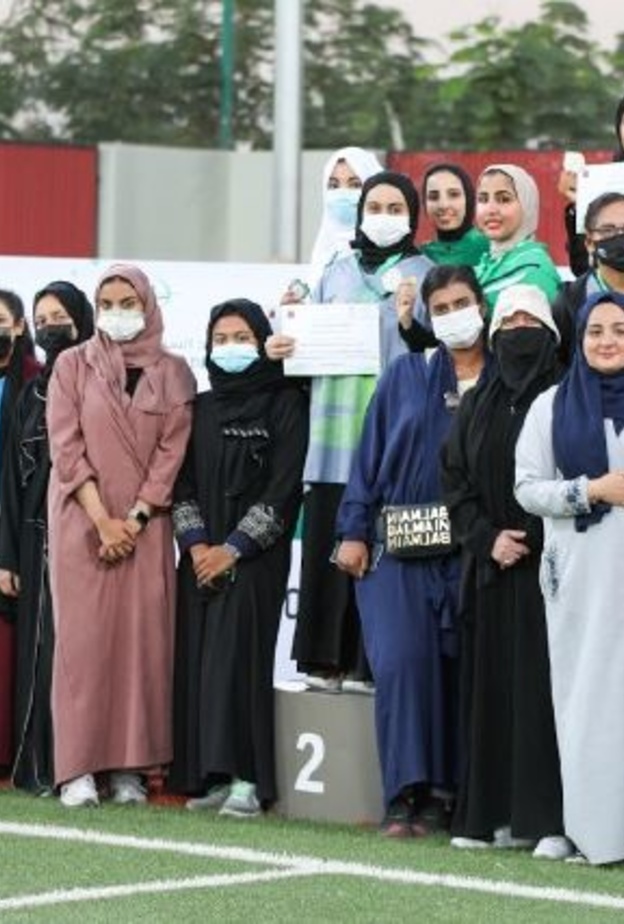 تتويج الفائزات في منافسات بطولة رمي السهام الختامية للسيدات