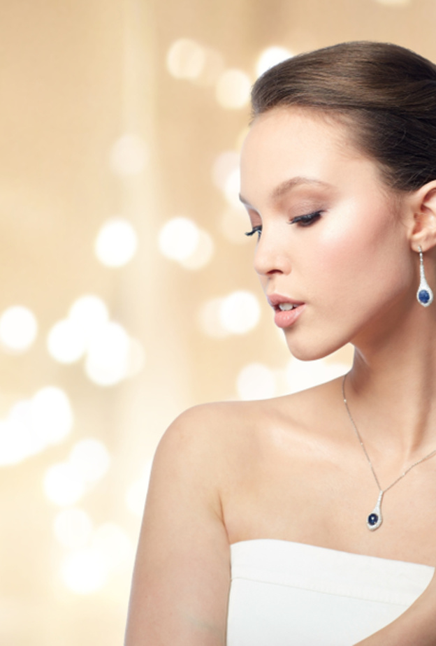 مجوهرات مرصعة بالياقوت الازرق للعروس صاحبة الذوق الرفيع