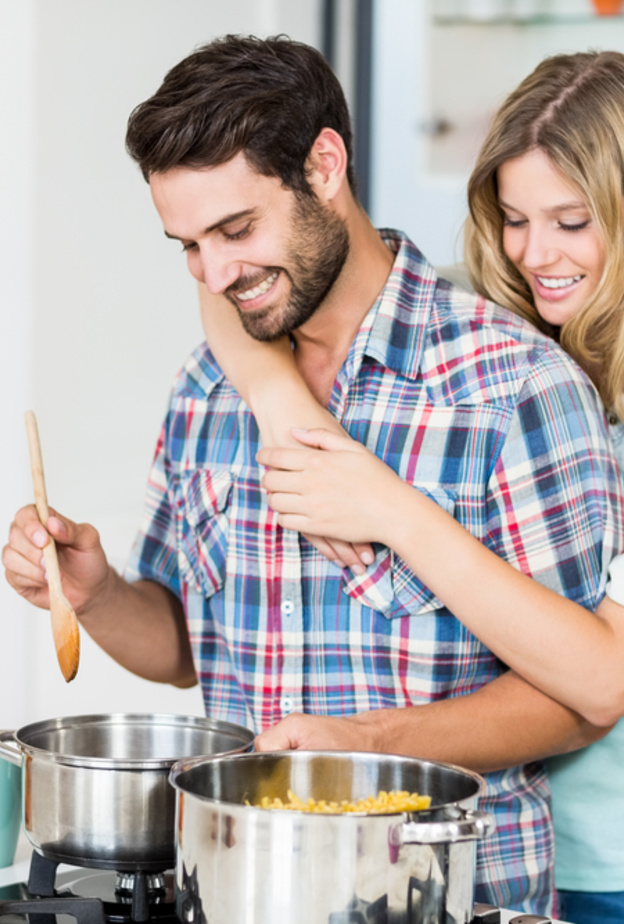 shutterstock_أنشطة رومانسية بديلة عن شهر العسل في فصل الشتاء