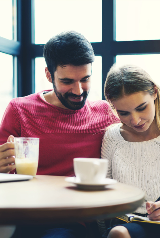 shutterstock_ارشادات مهمة ستساعدك في كتابة قائمة المدعوين لحفل الزفاف