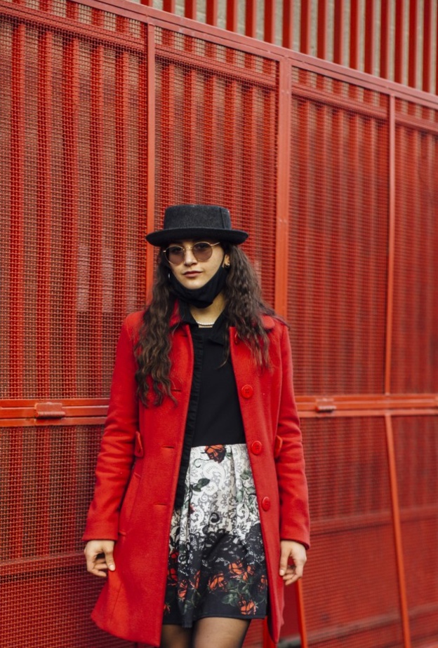 تنسيق أزياء باللّون الأحمر- إطلالة منسقة مع اللّون الأحمر بإسلوب Street style