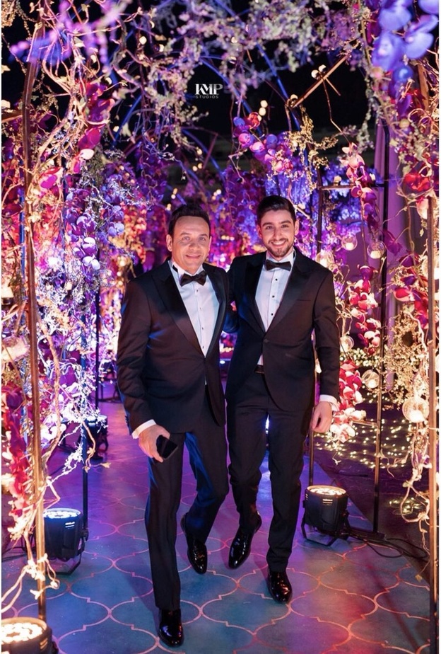 مصطفى قمر ونجله 