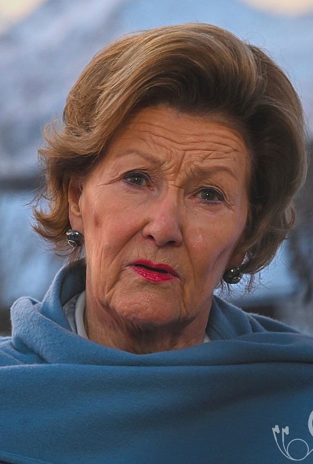 الملكة سونيا تكرم مدرسة بجائزة تحمل اسمها