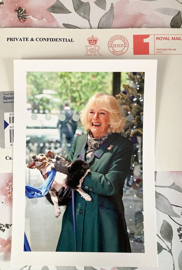 شاهد بطاقة الشكر غير التقليدية التي أرسلتها دوقة كورنوال لأحد معجبيها