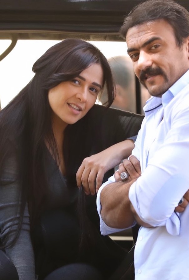 ياسمين عبدالعزيز تحتفل بعيد ميلاد أحمد العوضي بعد أزمة مرضها 