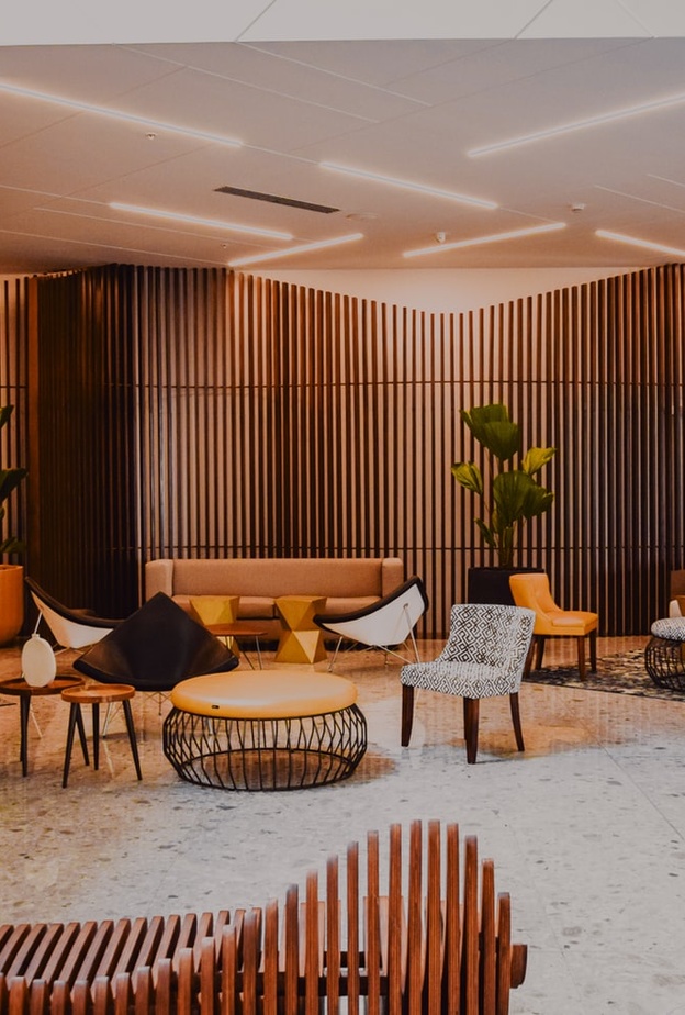 أشياء يجب فعلها قبل مغادرة غرف الفندق