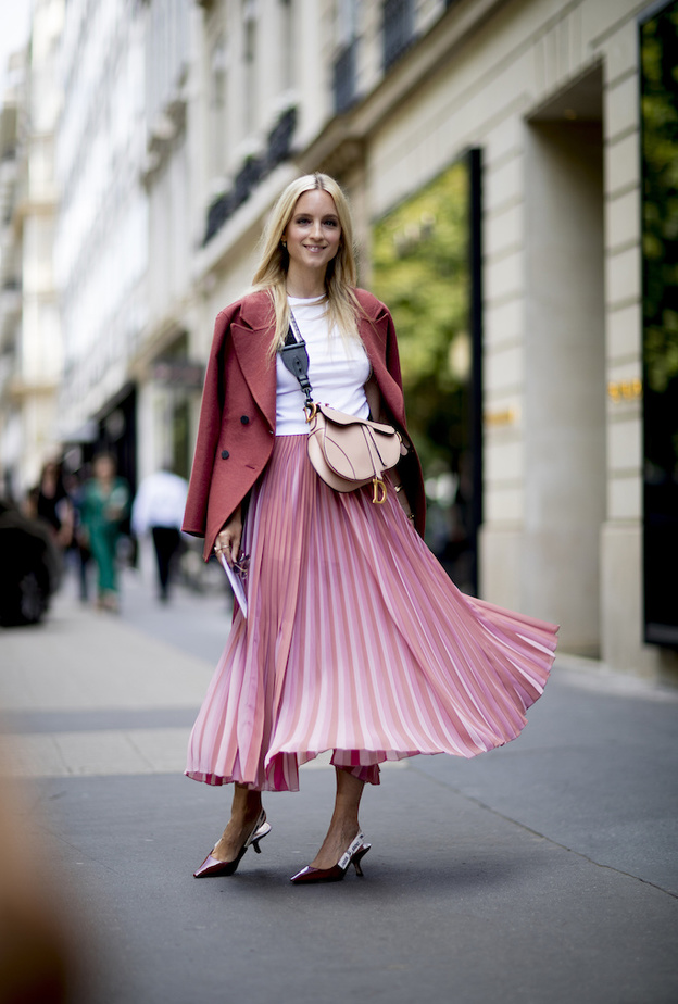 اطلالات مميزة في التنورة البليسيه لمختلف المناسبات والمشاوير