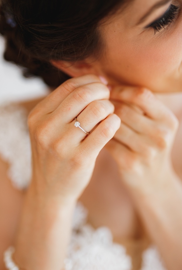 أقراط طويلة من الذهب الوردي لعروس 2022