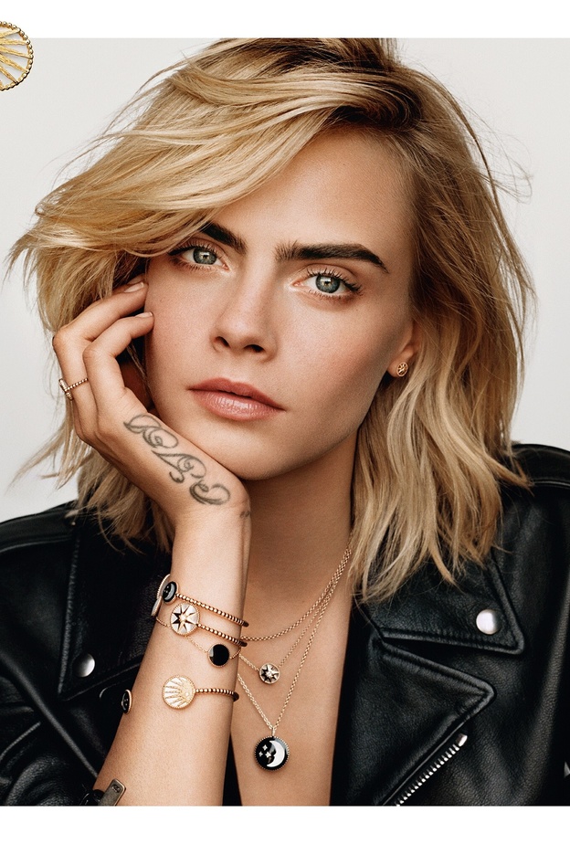 إطلالة فريدة بالأساور المرصعة بعرق اللؤلؤ (1)